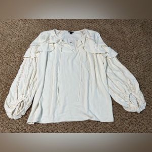 NWT Ann Taylor 100% Polyester Size Medium Off White Blouse